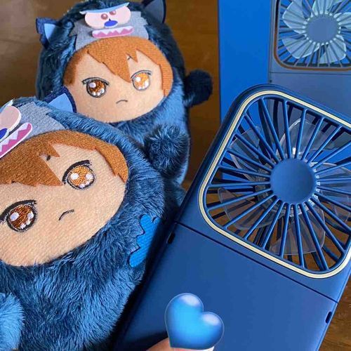 🫐「あちちね〜」🌊「ね〜！」🫐「せんぷーき すずし〜ね〜」🌊「ね〜！」　ワルちゃんと同じ色のハンディーファン買っちゃいました☺️by310