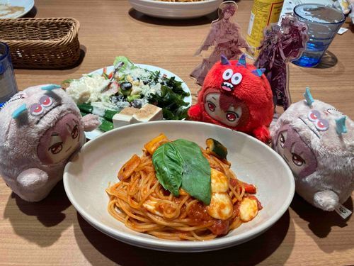 お友達宅のモンりくと📸
写真などどうでもいい、メシが気になるモンたち。。。ദി  ᷇ᵕ  ᷆  )