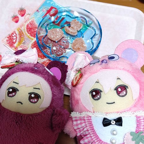 🩷わぁ!!春のレア型が出たね♪

💜うむっ、チューリップだ！

最近、このお味のグミ好きすぎて、定期的に買っちゃいます🥰