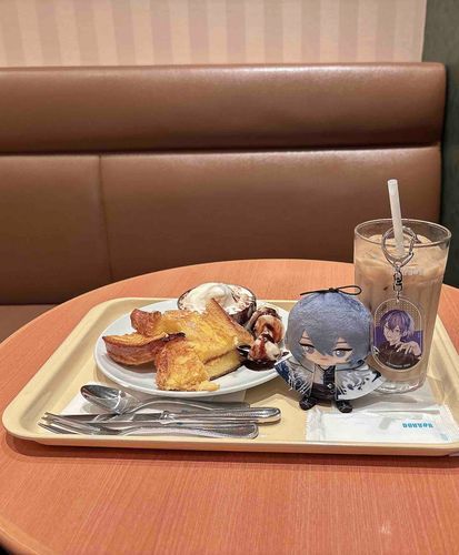 座った席がエアコン当たりすぎて爆速完食で退店。
カフェオレ飲む手が震えたもんね寒さで。
手どころか全身震えてた。
フレンチトーストはおいしかった。
次は席ガチャがんばる。