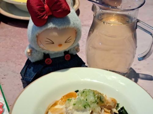 ૮₍ ˶ᵔ ᵕ ᵔ˶ ₎ა
久しぶりにお外に連れて行ってもらったよーっ
あるじはここに来ると白ワインが飲みたくなるんだって
ほんとは一番大きいのが飲みたいけどないしょだよって言ってた

( *ฅ´O`)ฅないしょだよって言ったじゃない💦
