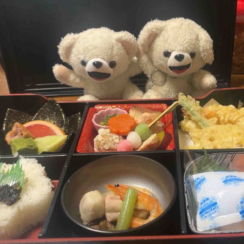 法事の仕出し弁当だよー❗️
値段も安めで、これはカロリーゼロだーー❗️❗️
