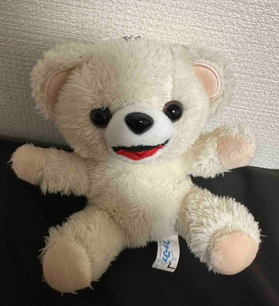 IJKL
I…激辛好き、つり目？
J…チビファ
K…おおらかな感じ、多分
L…首の後ろに穴が空いてるのを気にしている