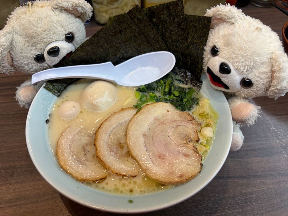 えっ❗️家系ってごはんおかわり自由なんですか❓