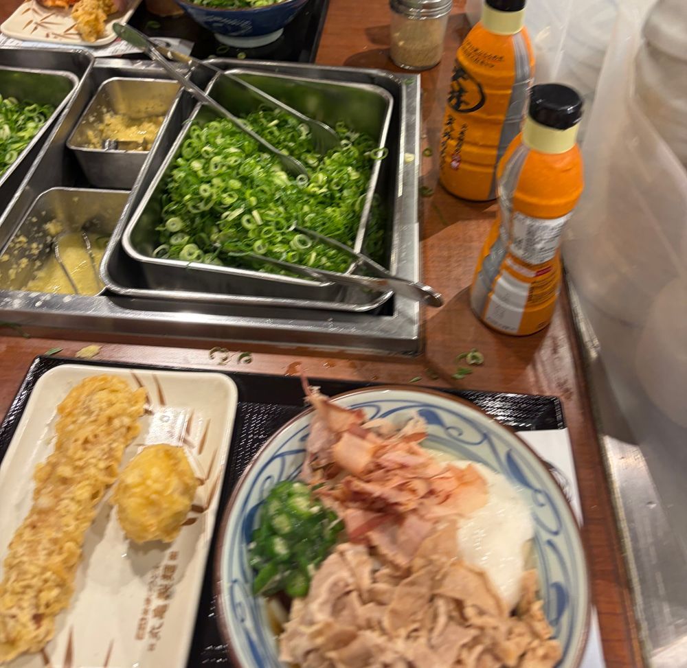 桑田ヨシ❗️
ネギ多めヨシ❗️
今日は並の値段で大が食べられるぞヨシ❗️