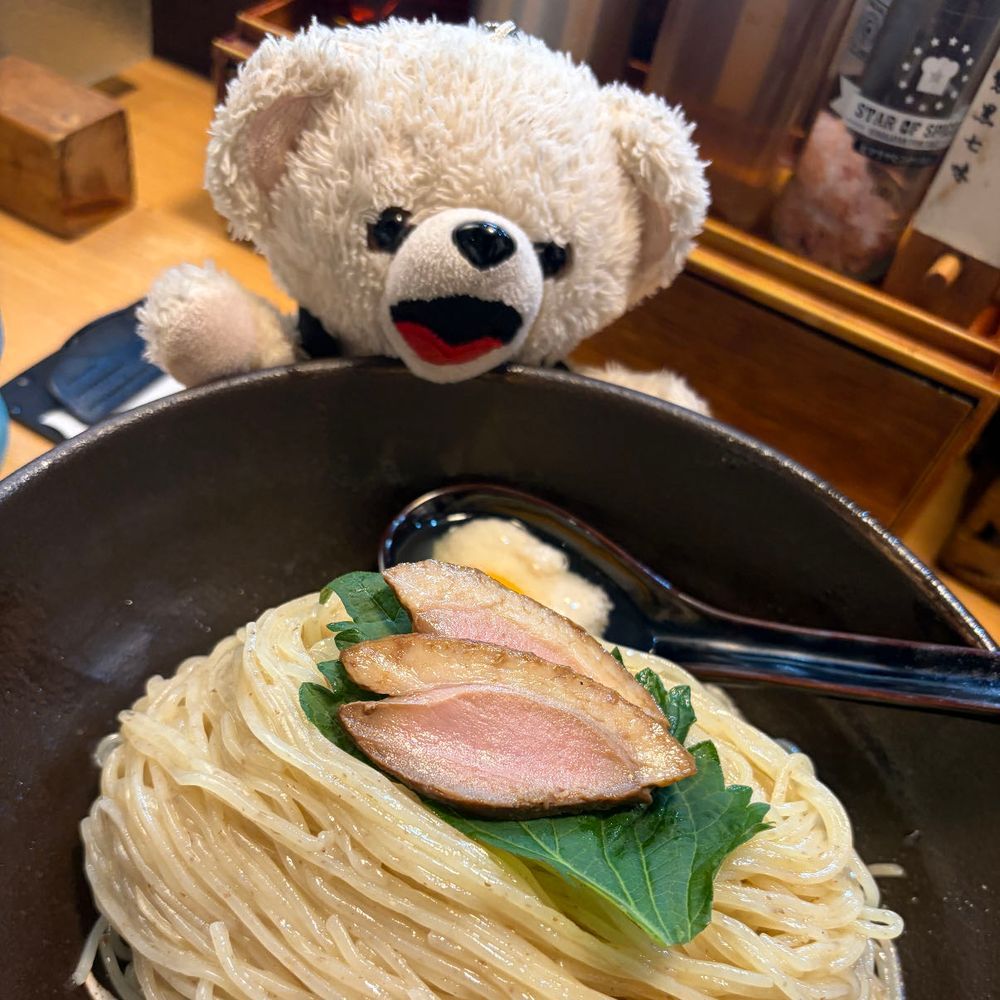暑い日は鴨のなんかのざる麺だよ❗️
麺400gもペロリだ…‼️