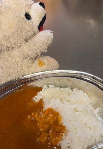うわあああああああああああああああああああああ❗️❗️❗️
足にカレーがーーーー❗️❗️❗️
いつものお約束の展開なんだ〜〜❗️❗️❗️