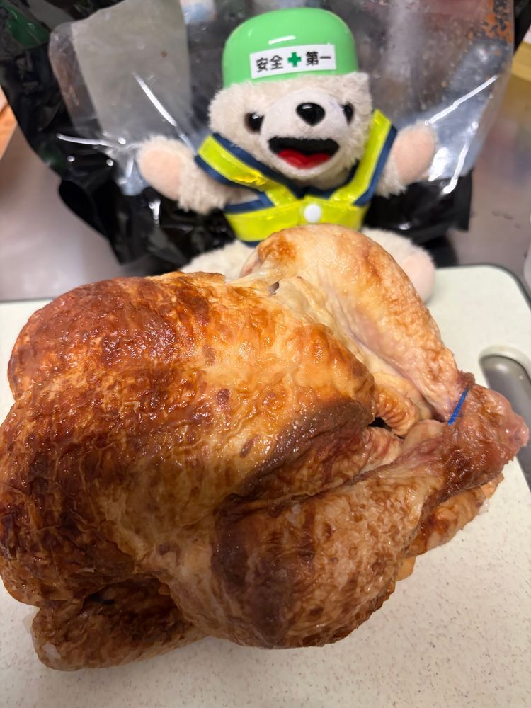 明日の弁当は、コストコのロティサリーチキンヨシ❗️