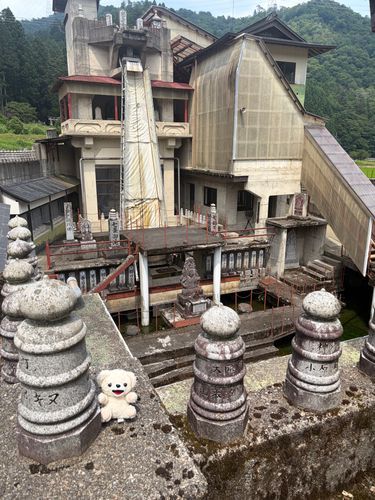 ついでに謎の意味のわからないお寺だよ