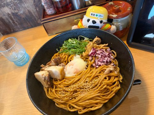 ネギとタマネギのサラダ…つまりカロリーゼロ、ヨシヨシ❗️❗️❗️