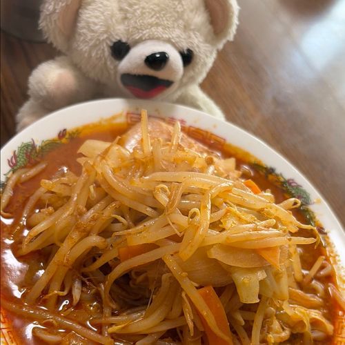 ラーメンできたけど、見てるだけでも目が痛いんだ〜❗️
そして味は…❗️❗️
辛すぎて…こんなの食べられないんだ〜〜〜❗❗️❗️😢

辛味と苦味しか感じない…❗️