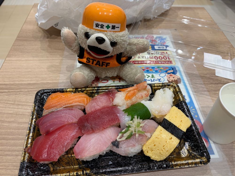 半額のお寿司食べたよ…❗️
他ファにはヒミツだよ…❗️❗️