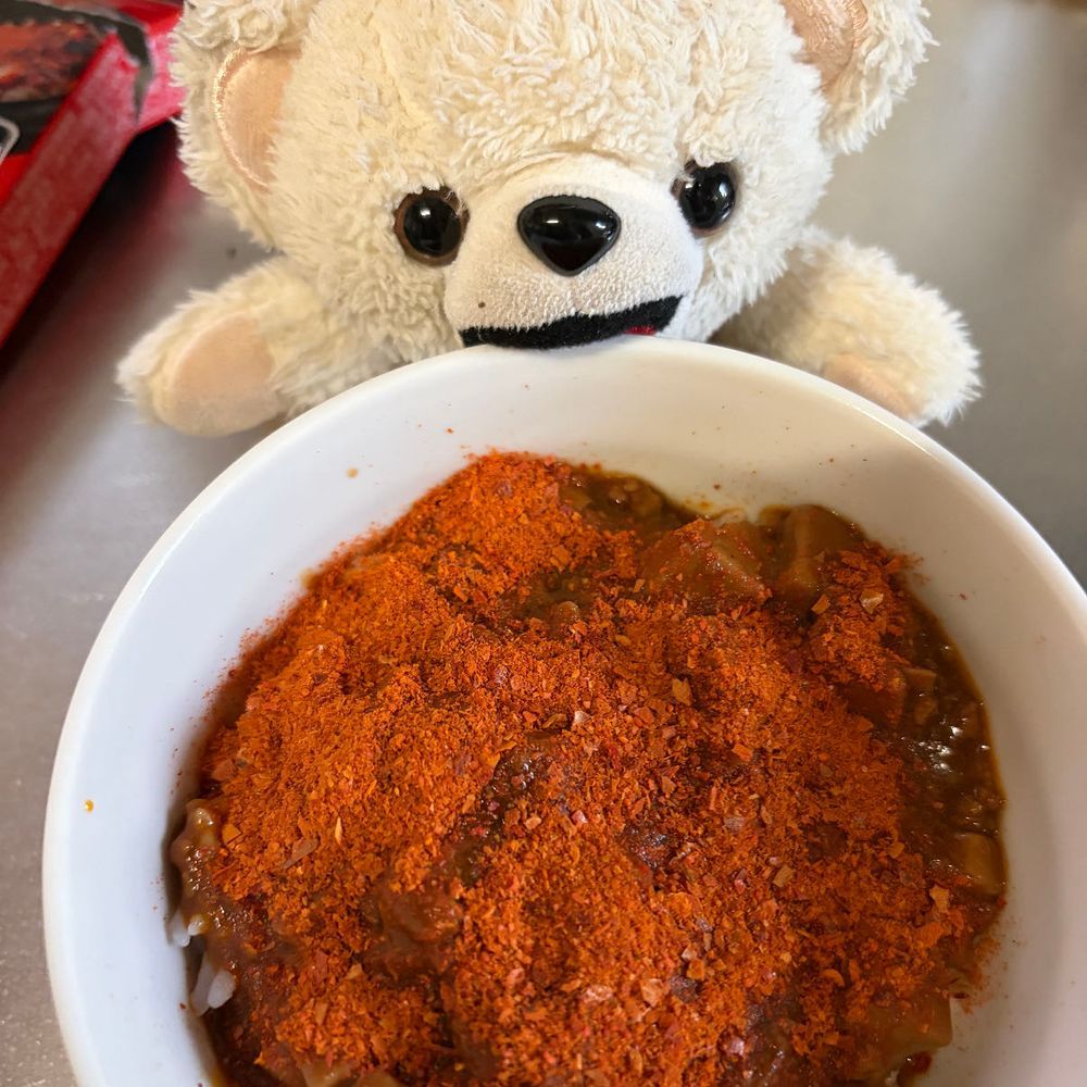 暑い日は辛いものが食べたくなるんだ〜🌶️
今日は朝から麻婆丼食べるよ〜♪
シビカラで暑さを…吹き飛ばす…❗️
(と言いつつ、このあとの予定は冷房の効いた部屋でゴロゴロするだけのファーファなのであった…)
