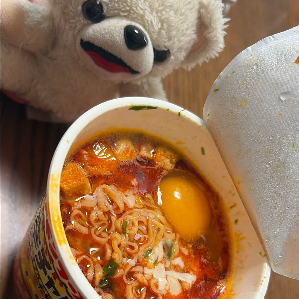 チキンラーメンの激辛チャレンジ食べたよ❗️
思ったより辛めだったよ❗️