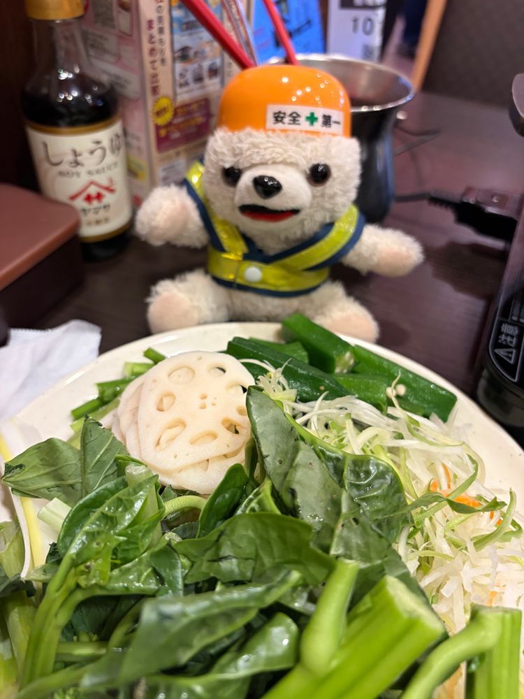 今日はうちに生息している二足歩行のザコさんのお誕生日のお祝いでしゃぶ葉に来たよ❗️
今回も牛タン食べ放題にしちゃった…👅❗️
野菜もいっぱい食べてるからカロリーゼロ❗️