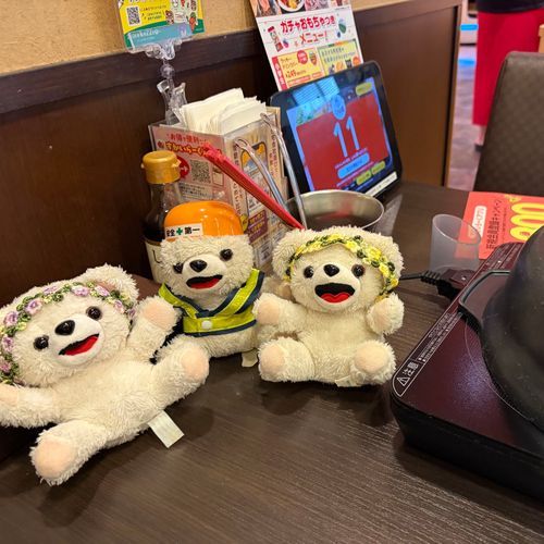 今日はうちに生息している二足歩行のザコさんのお誕生日のお祝いでしゃぶ葉に来たよ❗️
今回も牛タン食べ放題にしちゃった…👅❗️
野菜もいっぱい食べてるからカロリーゼロ❗️