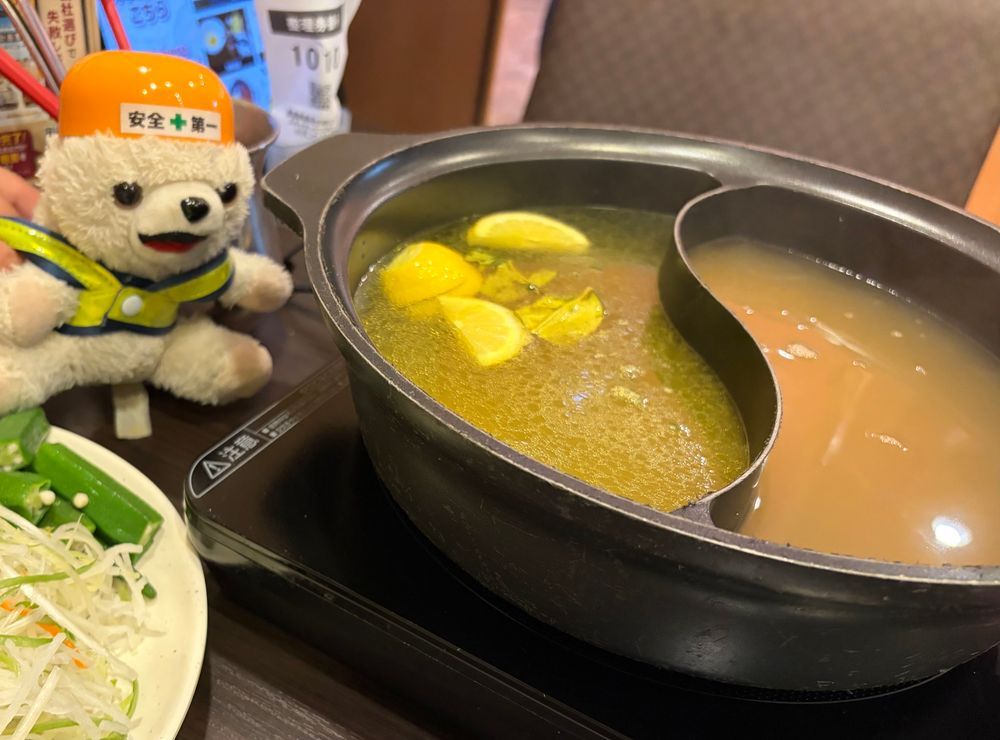 しゃぶ葉に来た時は、肉と間違えて自分が鍋に入らないように注意ヨシ❗️❗️