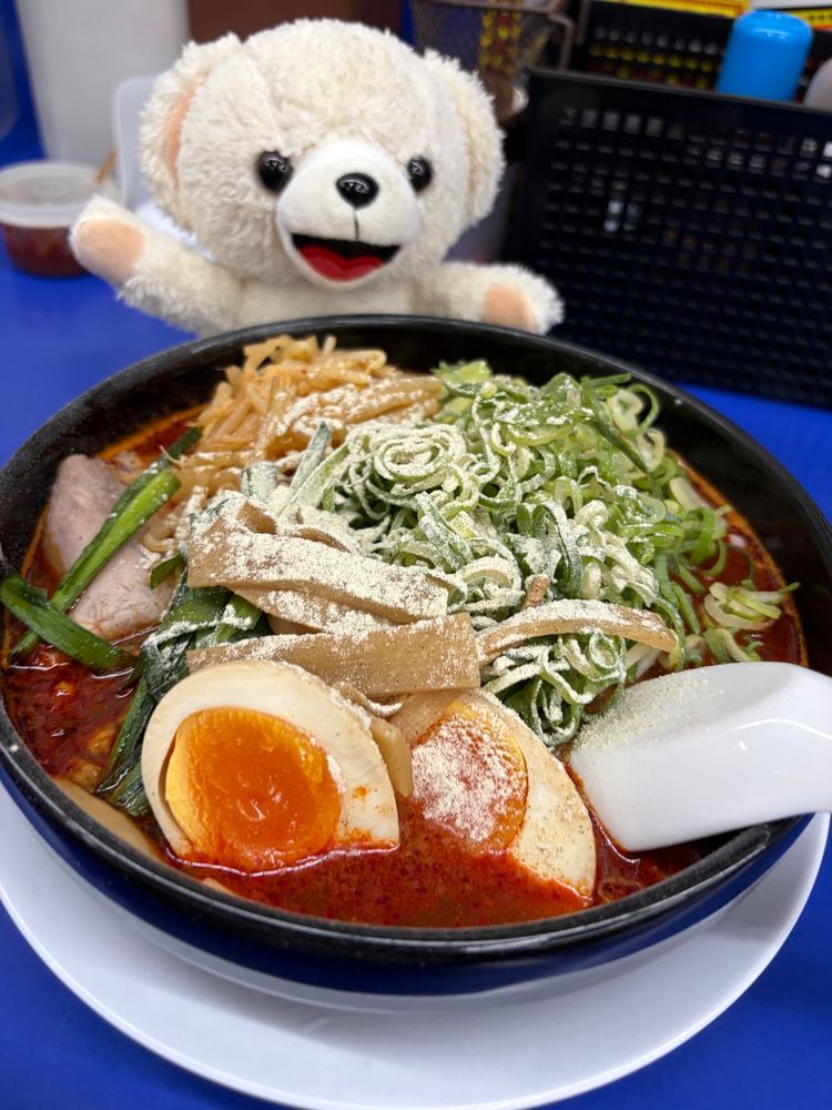 来来亭
旨辛麺
辛さMAX
刻みネギ
チャーシュー
二足歩行の誕生日クーポン