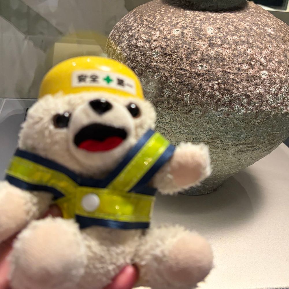 フェルメール展…は混んでそうだから、陶芸の展覧会に来たよ❗️
すごく空いててゆっくり見られたよ〜❗️
朝ドラのモデルになった人のやつなんだけど、ぼくの好きな焼締の壺とかたくさんあったんだ〜❗️