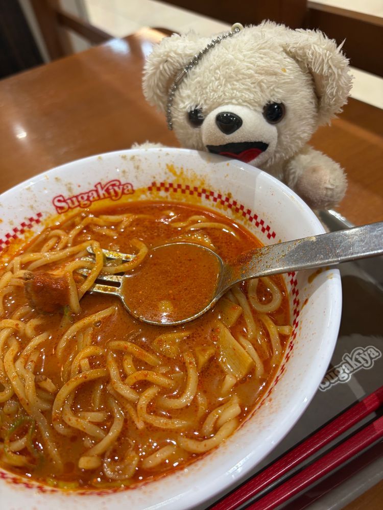 肉入スガ辛魚ラーメンに、辛味スパイスを10袋ぶち込むんだ〜🌶️