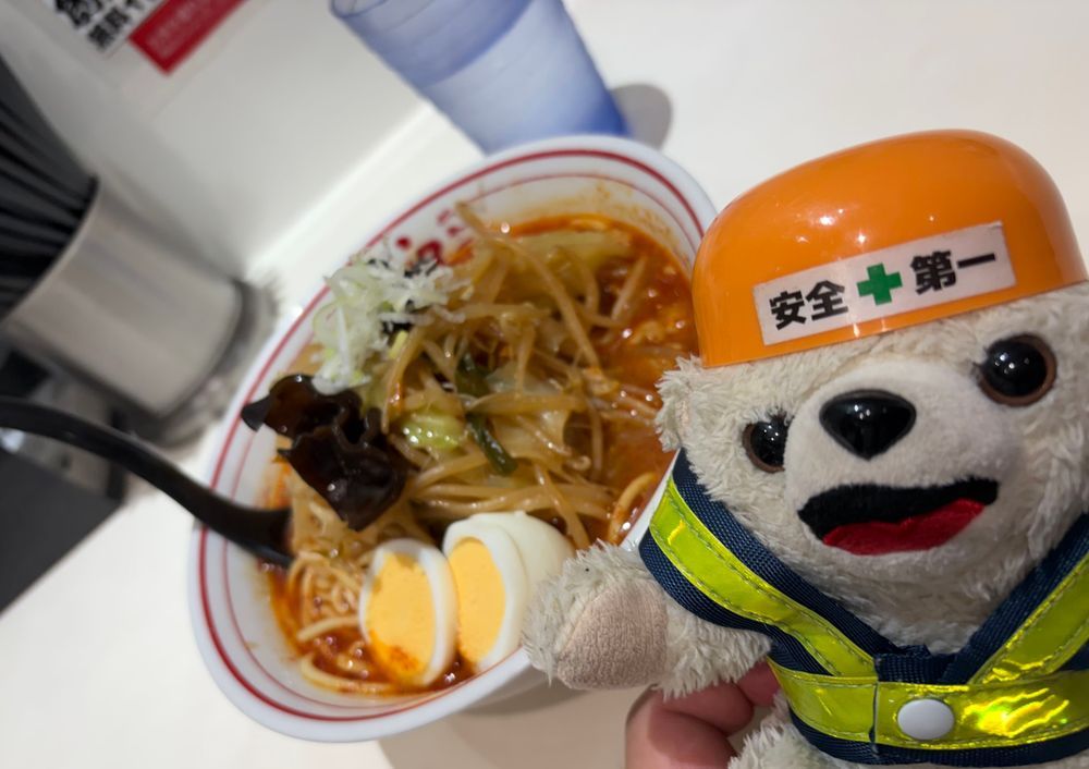 ぼくがついに関東に上陸…ということで、ついに蒙古タンメンの北極の本物(カップ麺じゃないやつ)を食べたよ〜❗️
なかなか辛くて美味しかったんだ❗️
でもぼくはやっぱり来来亭の旨辛麺の辛さMAXが好きかなあ…❓
