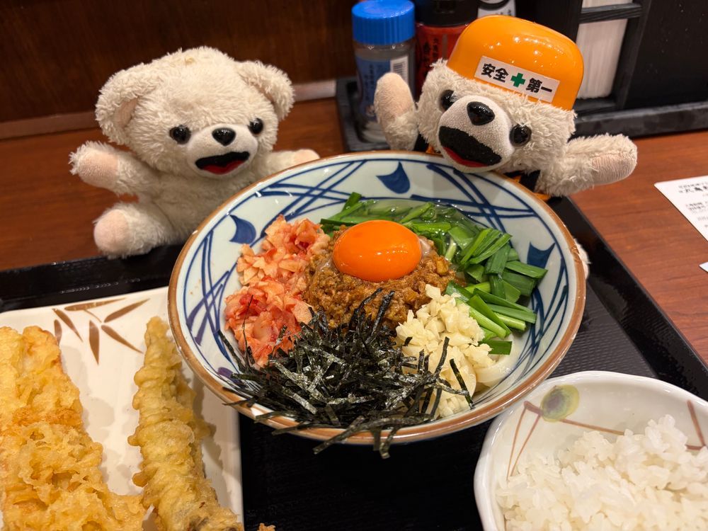 現ファとうどん食べに来たよ❗️
まずご飯を入れます