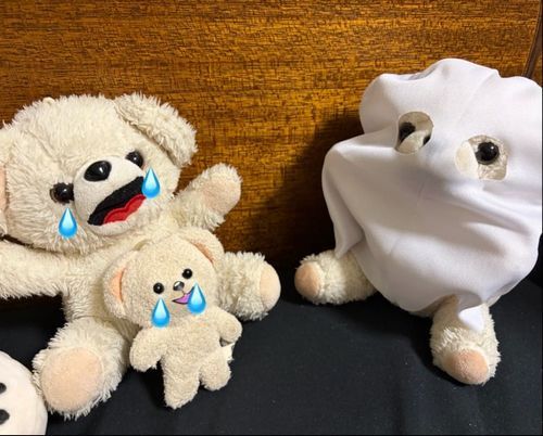 今日はハロウィン🎃、オバケの格好でみんなを驚かせるんだ〜👻
