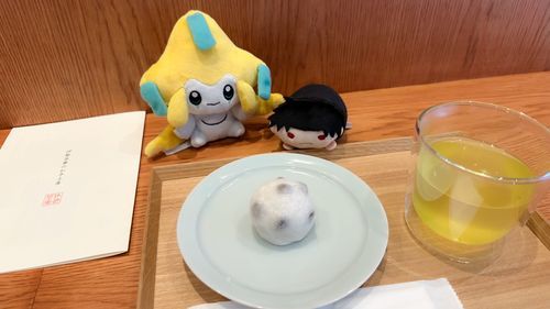近くのカフェです
豆大福がかわいらしい