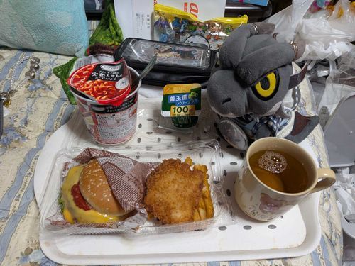今日の夜飯♫
パートナーが、土日の2日間生理で体調不良でダウンして寝込んでたからパートナーに体力が付きそうな食べ物を用意してあげたぞ🤔