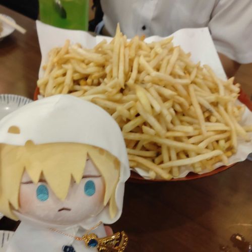 あるじ…こんなものたべたらふとるぞ…