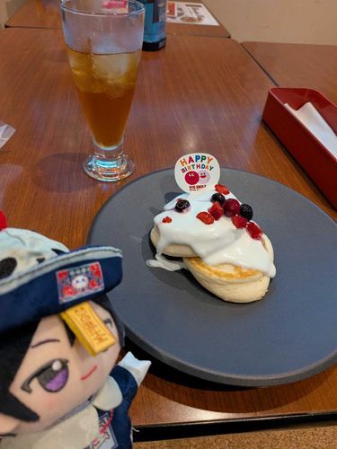 からおけにいったら、たんじょうづきのくーぽんでぱんけーきがもらえたぜ🎤🥞
