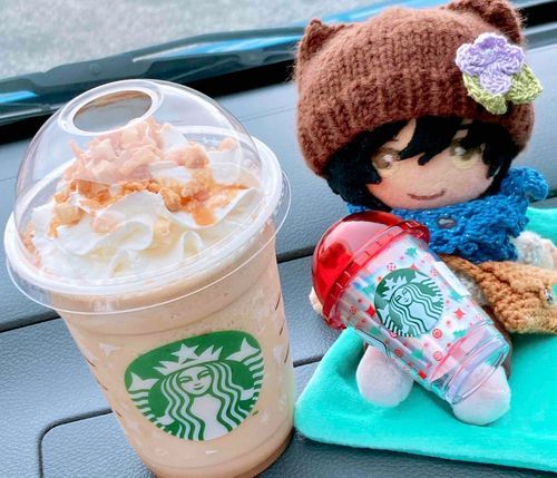 スタバのギフトカップはぬいサイズで可愛いよ。
ギフトでまた来月も飲む🎁✨