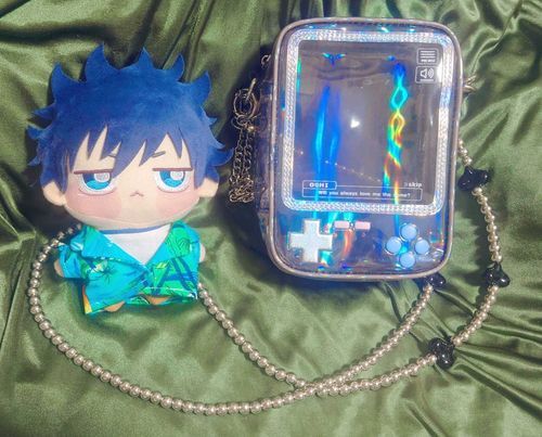 おでかけようポーチとお洋服いっぱい買ってもらった✨
次のおでかけは何着てこう🤔
（スカートの裏地でお洒落写真が撮れると聞いて実践してみた）