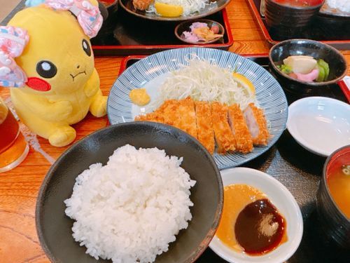 今日のランチはとんかつです⚡️