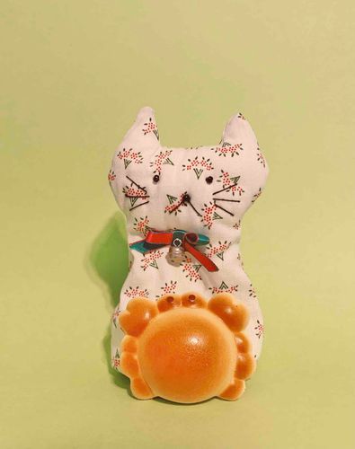 ねこです。
こちらはカニパンさん。
Seriaで出会ったんだよ🦀