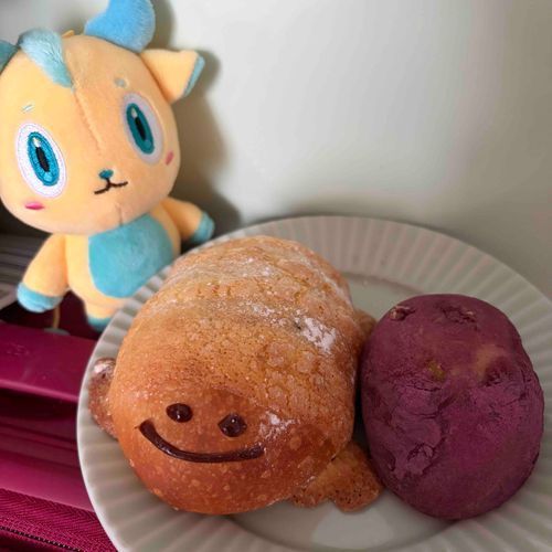 モケモケ？と言うらしい。チョコ味のおいしいやつ
コグマパンはいつでも美味しい🍠