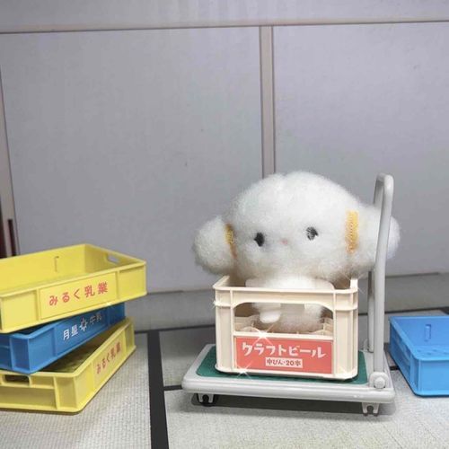 台車に運ばれるみゅん