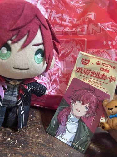 お久しぶりの投稿、しかもろれぬいです🫶🏻💖

こんにちは( *ˊᵕˋ*)‪‪

すき家でコラボがあった上にいつも頼むセット！これは買うしかない😏✨️

ということで、コラボ開始時間の30分後にお持ち帰りを🤭

推しも来てくれてにっこりでした☺️

牛丼も美味しかった😋(満腹)



ps.まさぬいよりろれぬいの方がずっしりしてて、久しぶりに持つとこんなしっかりしてたのか！と実感します🤣(首が安定しすぎてて安心感凄い😂)