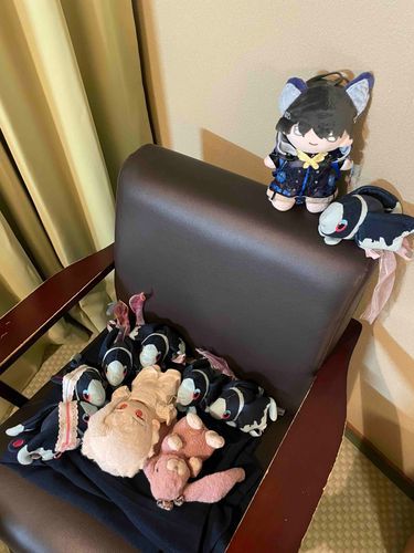 2日目 おしまい

きょうは かわを くだって、 おいしい てんぷらを たべて、 つりばしを わたって…
おかあさんと おねえちゃんの ぬいちゃんたちと かぞくしゃしんも とったよ！
とっても たのしかったなあ

あした おうちに かえるんだ
さみしいな…🥲