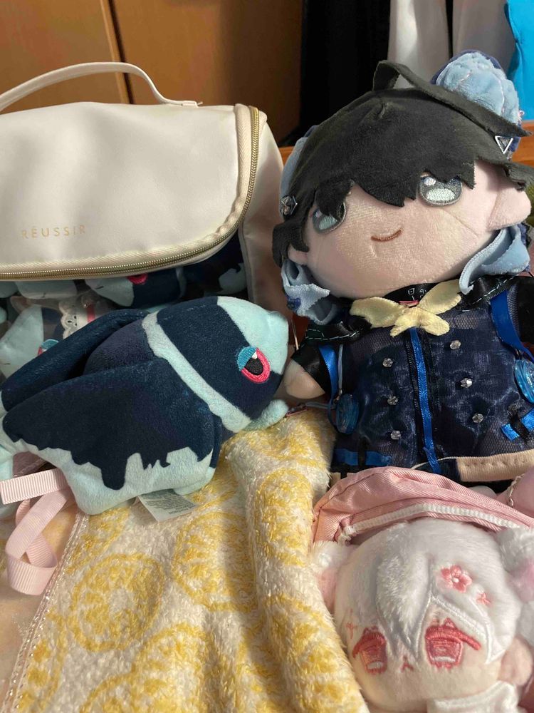 最終日 おしまい

かぞくのひとたちが それぞれに ポケモンや ぬいぐるみを つれて できた はじめての りょこう だったなあ

ナイくんの はじめての たびでも あったからね
ずっと ぼくたちを まもってくれて ありがとう！ナイくん！

やっぱり おうちが いちばんだね！
もう、ねむくて…あ…おやすみなさい…