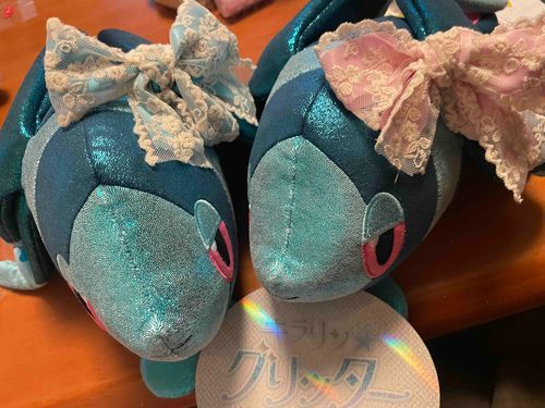 きらきらのネオラントたち

ぼくたち！  きらりん ぐりったーな ネオラント！

ポケモンセンターから ひとりたびを してきたのが こちらの みずいろの ネオラント🫧 （8）
おみせまで むかえに きてもらったのが ぴんくの ぼく🩰  （9）

これから よろしくね！