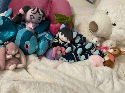 おふとん組

おふとんぐみの みんな あつまれ〜！

さいきん ゆめを みすぎるから ムシャーナさんに おすそわけを しているんだ
いっぱい たべてね！🫧💭