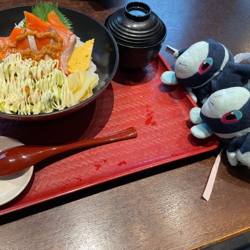 レイクタウン だいぼうけん

これは ちょっとだけ まえに おねえちゃんと れいくたうんを まんきつした ときの おはなし…

おねえちゃんの いちおし ぐるめすぽっとを まわったよ！
かいせんどんやさん、 おきなわの あいすやさん、 あふたーぬーんてぃーやさん…
だいまんきつだったよ…😌🫶
