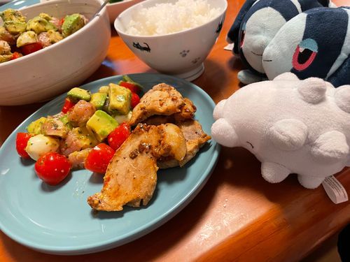 しょっぱいはおいしい

あせを いっぱい ながした ひの よるごはんって かんじだね
ぼく しょっぱいのも あまいのも すっぱいのも ちょっとなら、 にがいのも すき！