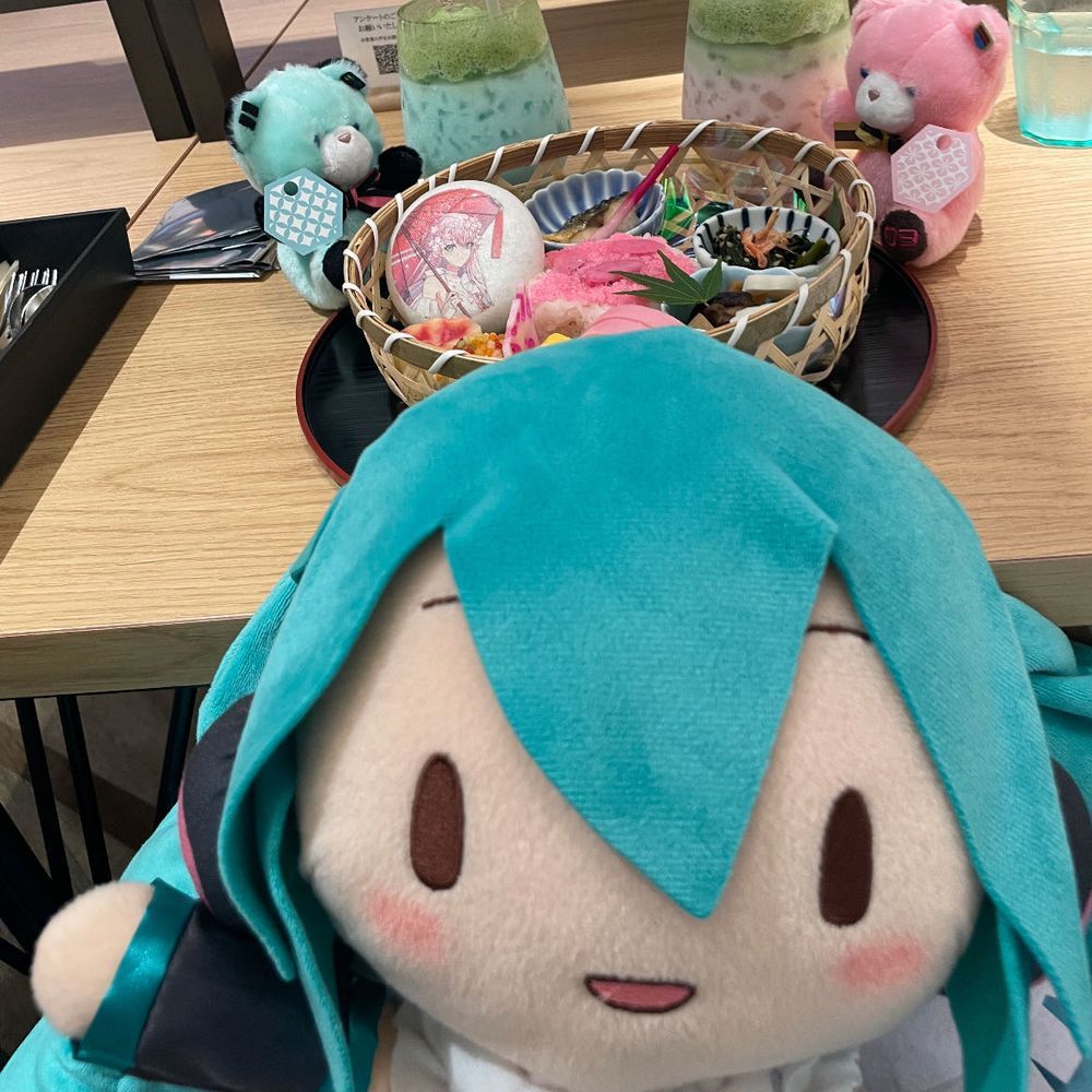 クリプトンのこぐまたちと 羽ミクと共に

人間砂漠の奥で羽ミクさんとこぐまたちが発見したのは…
絢爛雅な料亭でした…