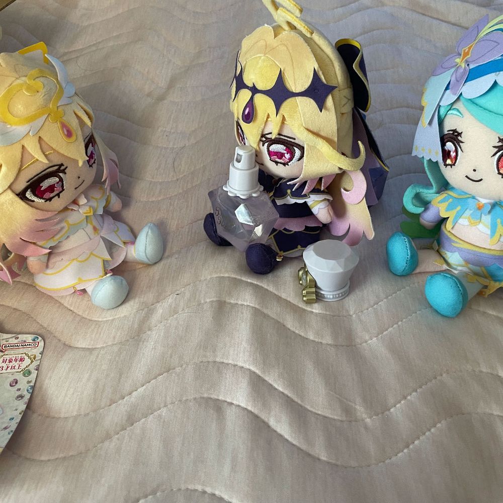 私が2人居たって良い…平成11年だものね

🔮 はこの中のプリキュア… いち にの さん の 合図で 武器を捨てて 出てきなさい…
エクレールは… 危ないからちょっと下がってて

いち にの………  惨ｯ 🫧

⚜️ｸﾚｱｰｰｰｰｰｰｰｯ😣（ホワイトムスクを喰らうキュアアルカナの絵文字）

🔮 これは洗礼なの ご苦労
私は怪盗のﾓﾘｱﾙﾙｶ こっちはエクレール ただのかわいい女の子よ あなたは？

⚜️ｸﾚｱ…🙇‍♀️

🔮 あなたもﾓﾘｱﾙﾙｶっていうのね
じゃあとりあえずアイスよ 来なさい
ﾓﾘｱﾙﾙｶにはアイス って よく言うでしょ

⚜️ ｸﾚｱ~☺️🫶