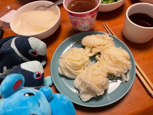 おそうめんしちへんげ

いや… 7へんげも しないか
だいこんおろしと、 おくらと、 ばじるそーす…
いや ななとおり くらいには なるのかな…？
ぼく さんすうが できないから わからないよ〜〜😢