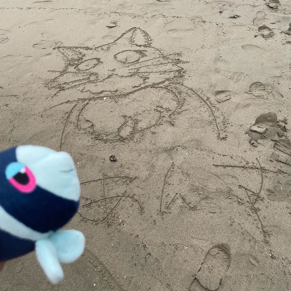あたみタウンの はまべ

うみ それは ぼくたちが かつて くらした ばしょ…
そう！ これは さとがえり！ うみに やってきたよー！！🏖

ぼく トレーナーさんの ぽけっととか かばんのなかに のって いどうを するんだ だから、 ぬれることが できなくて…
こんかいは およぐのを やめておいたよ

しおかぜが きもちよくて なみの おとが ざぷーん…て かんじで とっても ふるさとを かんじたよ

きれいな もにゅめんとの まえで しゃしんを とったり、 すなに おえかき したり…
すてきな じかんだったなあ

ありがとう！ また かえってくるからね🌊