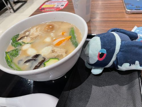 すきなものだけ麻辣湯

きのうの おひるごはん！
すきなものだけ たっぷり もりつけて… おいしい まーらーたん！
いきつけの しょっぴんぐもーるの ふーどこーとで ぎゅうこつすーぷの まーらーたんを たのしんだよ！