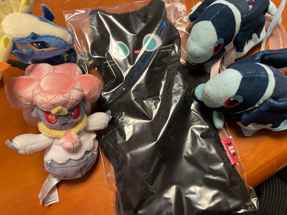 おしまいの デザート

はっぴー にゃろうぃん！
さーてぃわんさんの とくべつな あいすくりーむぼっくすで でざーとたいむだよ！
ぼくたちが いただいた ふれーばーは ぱんぷきんぷりん！🎃
からめるの ほろにがさと かぼちゃの ほのあまさが やさしく とけあう おいしい あいす！
かわいい ねこちゃんの たおるが ついてきたよ🐱